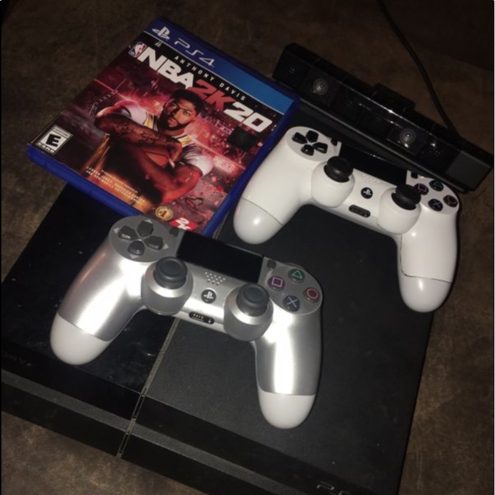 PS4 BUNDLE, 2 Dualshock 4’s, PS4 Camera, NBA 2K 20